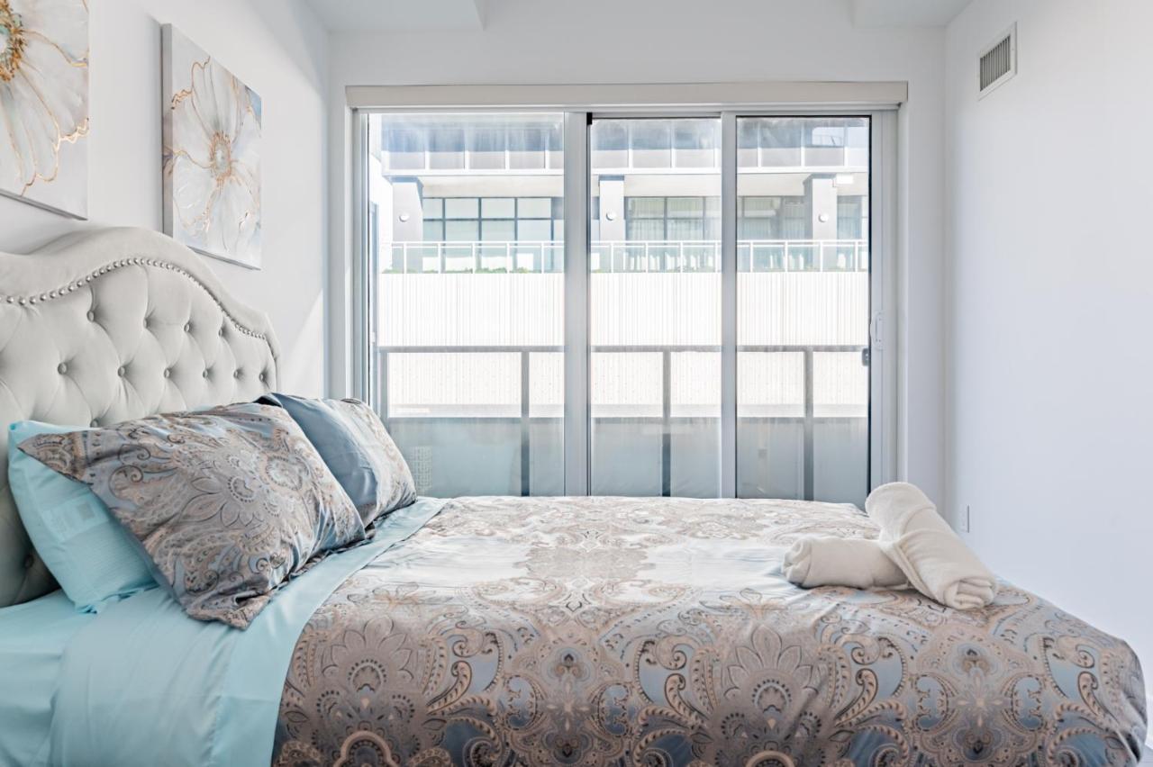 Condo In Parklawn & Lake Shore With Free Parking Close To Airport Toronto Exterior foto
