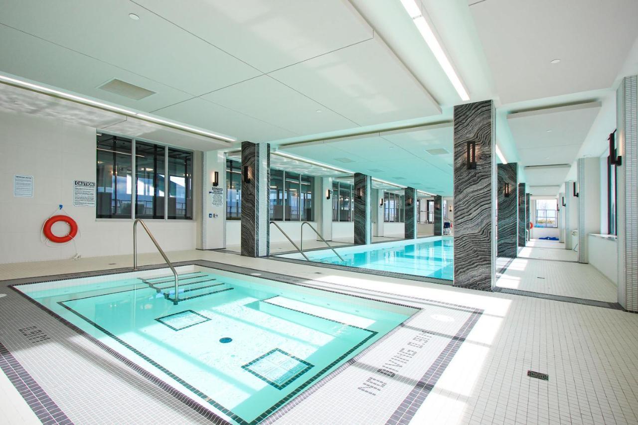 Condo In Parklawn & Lake Shore With Free Parking Close To Airport Toronto Exterior foto